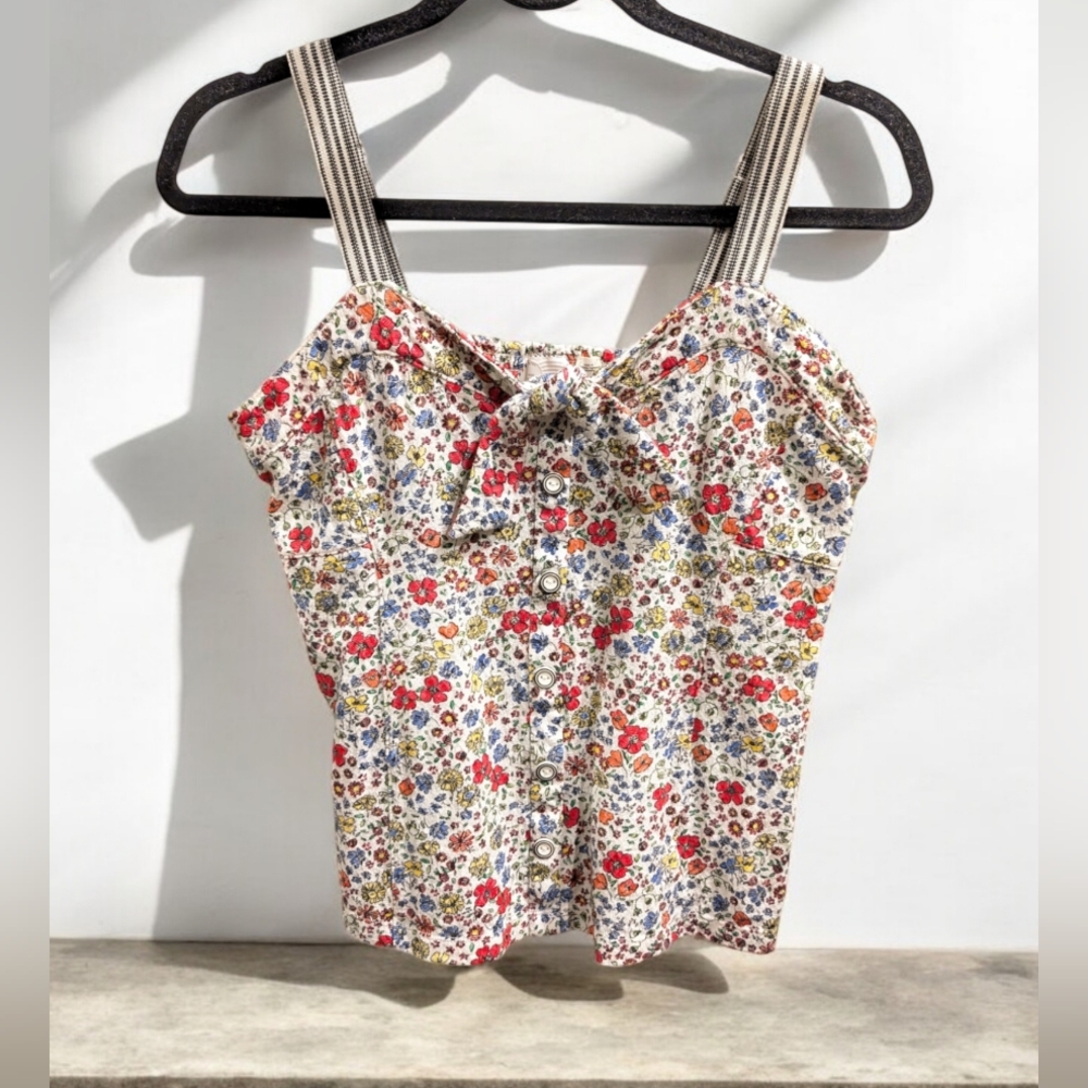 Sleeveless Sweetheart neck top